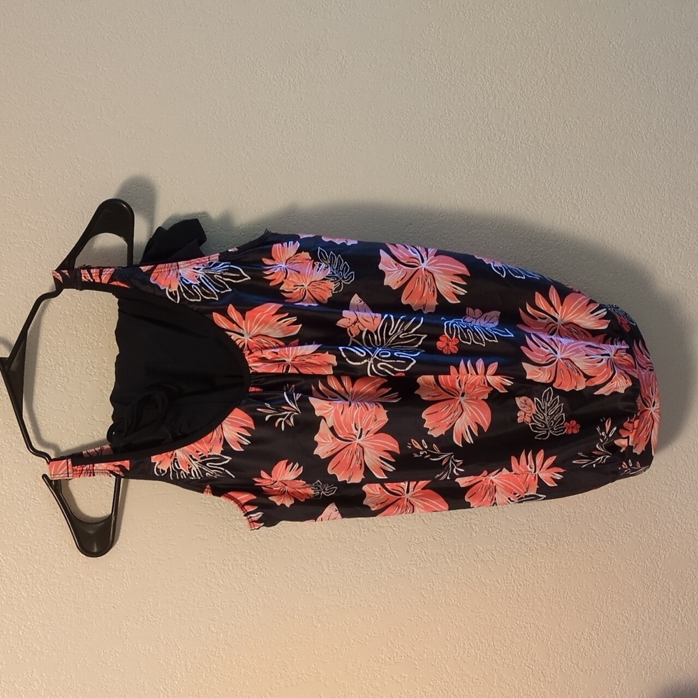 NWT Floral Sleeveless Tankini Swim Shorts Set- Black and Pink - Picture 6 of 7